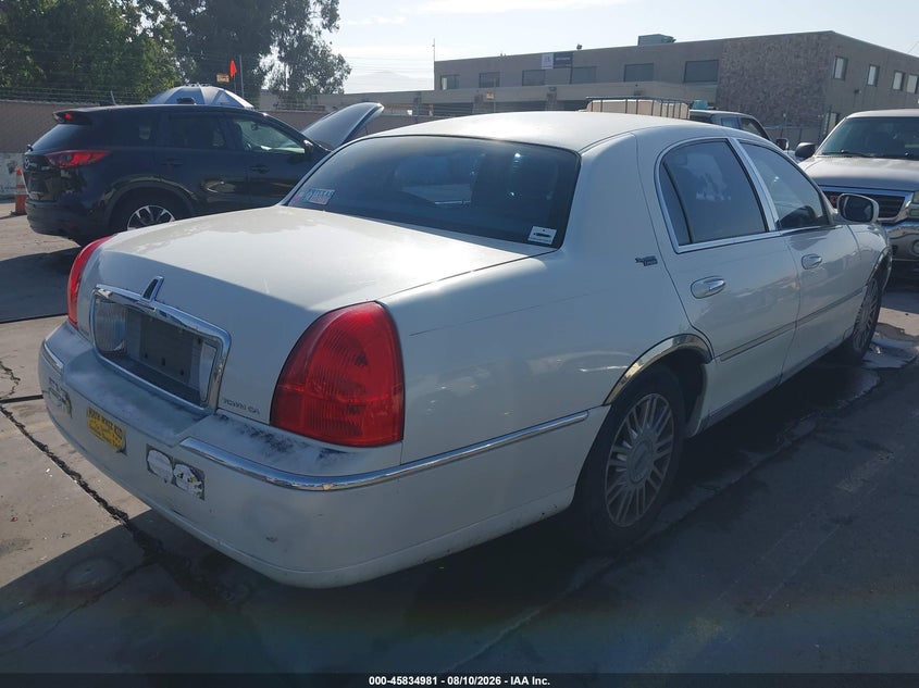 2006 LINCOLN TOWN CAR auction photo 4