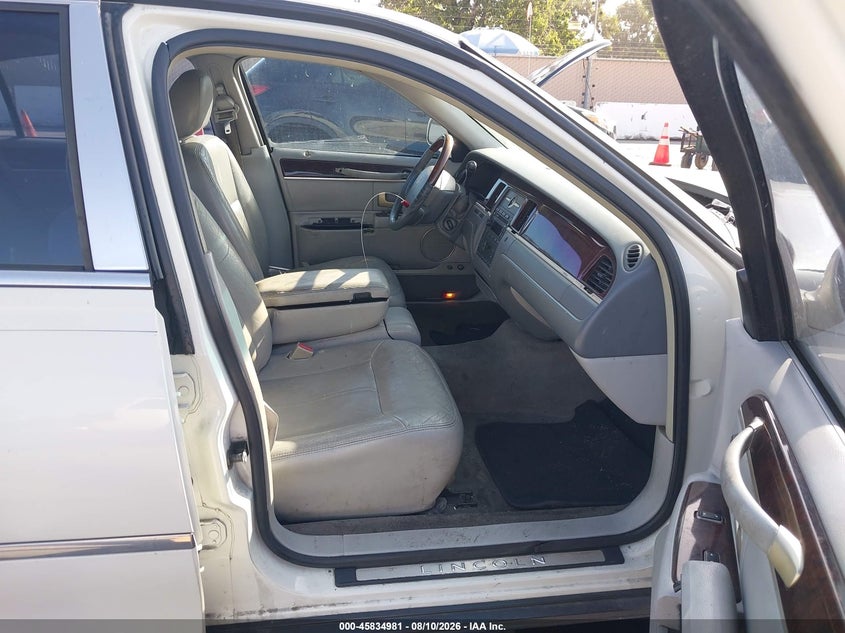 2006 LINCOLN TOWN CAR auction photo 5