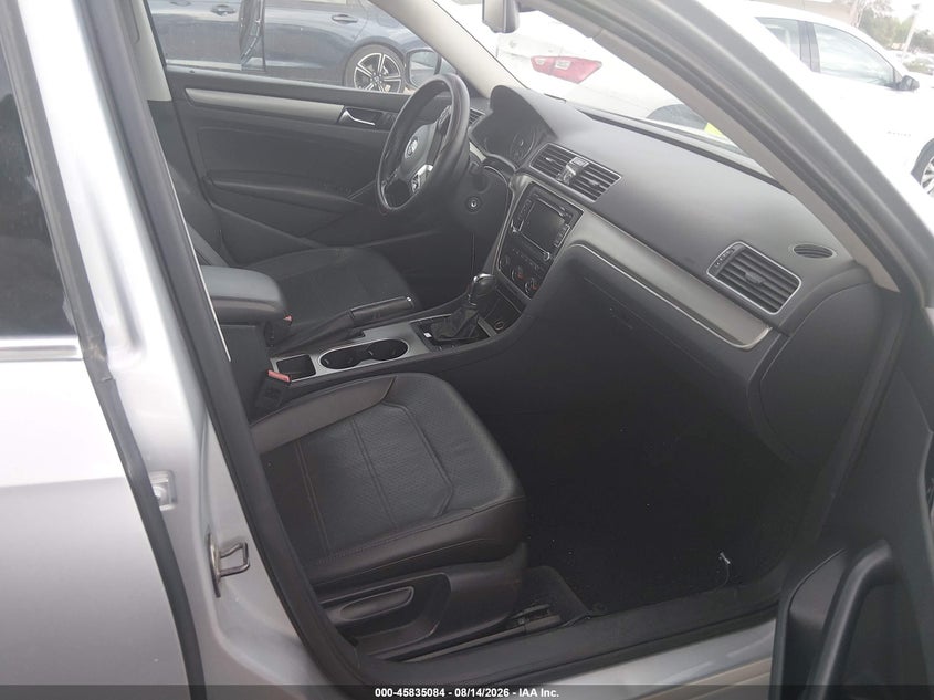 2014 VOLKSWAGEN PASSAT auction photo 5