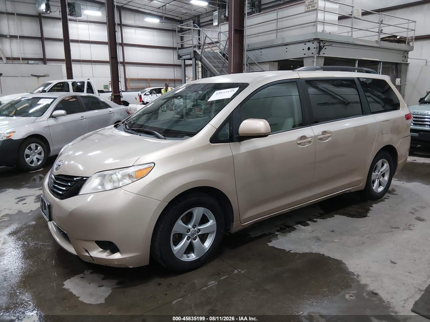 2013 Toyota Sienna, Right Rear, IAAI, VIN 5TDKK3DC6DS355072 — photo 2