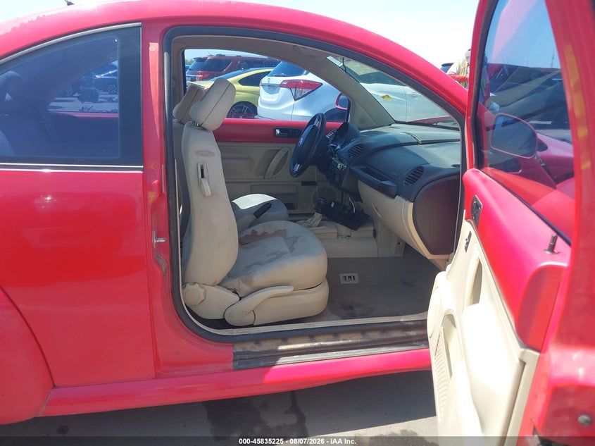 1998 VOLKSWAGEN NEW BEETLE auction photo 5