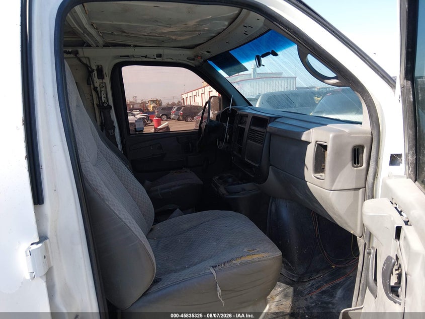 2005 CHEVROLET EXPRESS auction photo 5