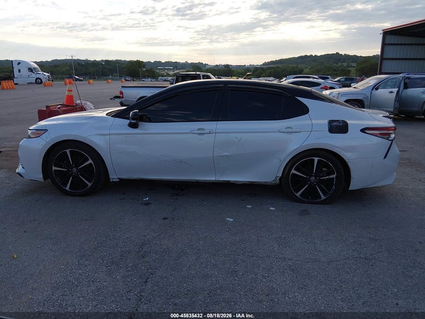 TOYOTA CAMRY - zdjęcie 15