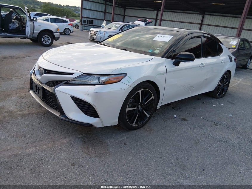 TOYOTA CAMRY - zdjęcie 2