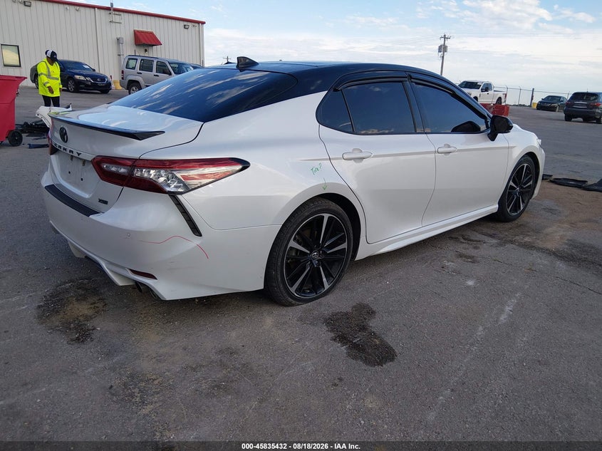 TOYOTA CAMRY - zdjęcie 4