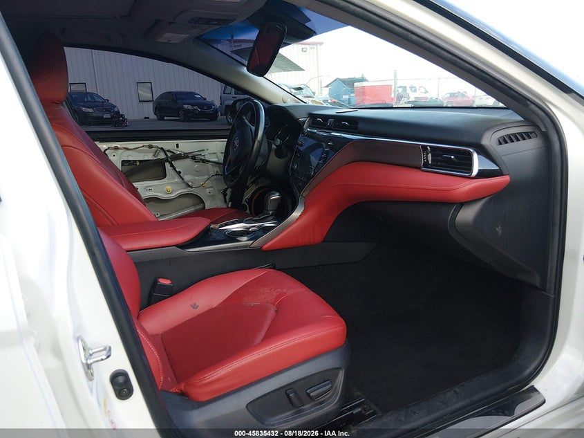 TOYOTA CAMRY - zdjęcie 5
