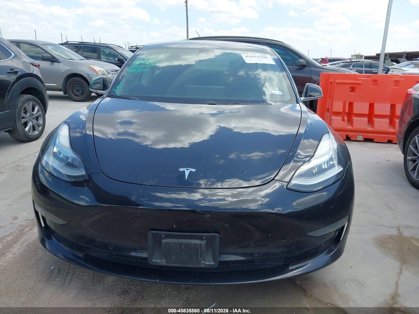 TESLA MODEL 3 - zdjęcie 12