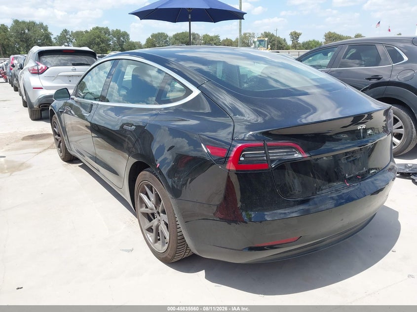 TESLA MODEL 3 - zdjęcie 3