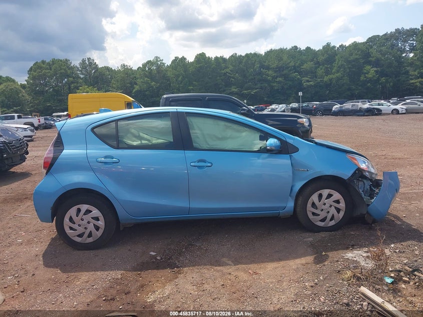 TOYOTA PRIUS C - zdjęcie 13