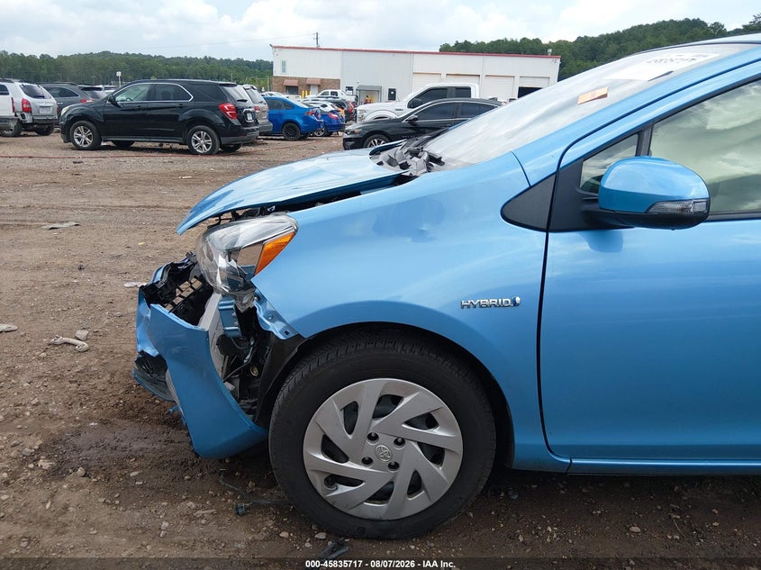 TOYOTA PRIUS C - zdjęcie 19