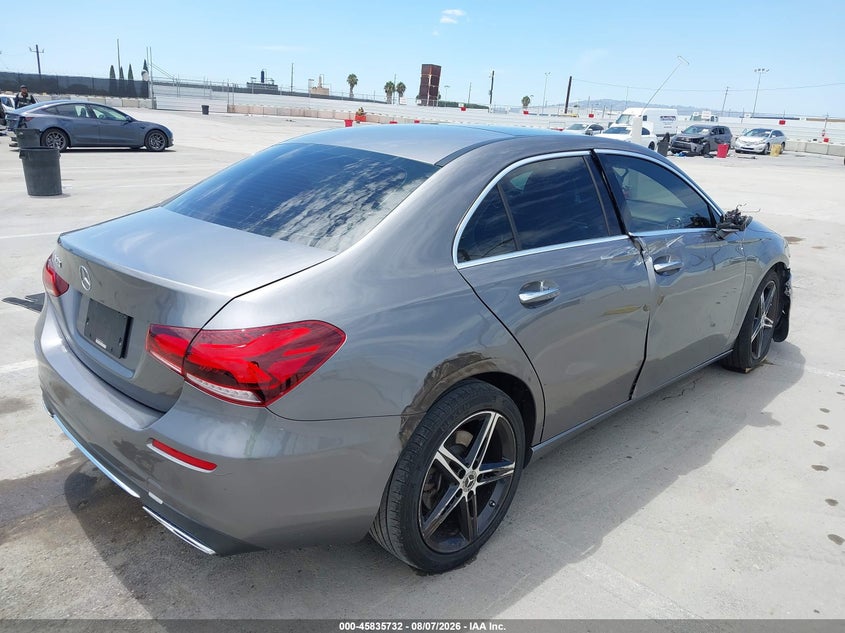 Vin: wdd3g4eb3kw019884, lot: 46334633, mercedes-benz a 220 20194