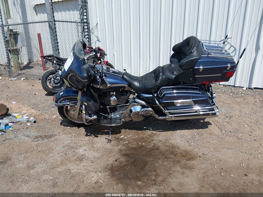 HARLEY-DAVIDSON FLHTCUI 2003