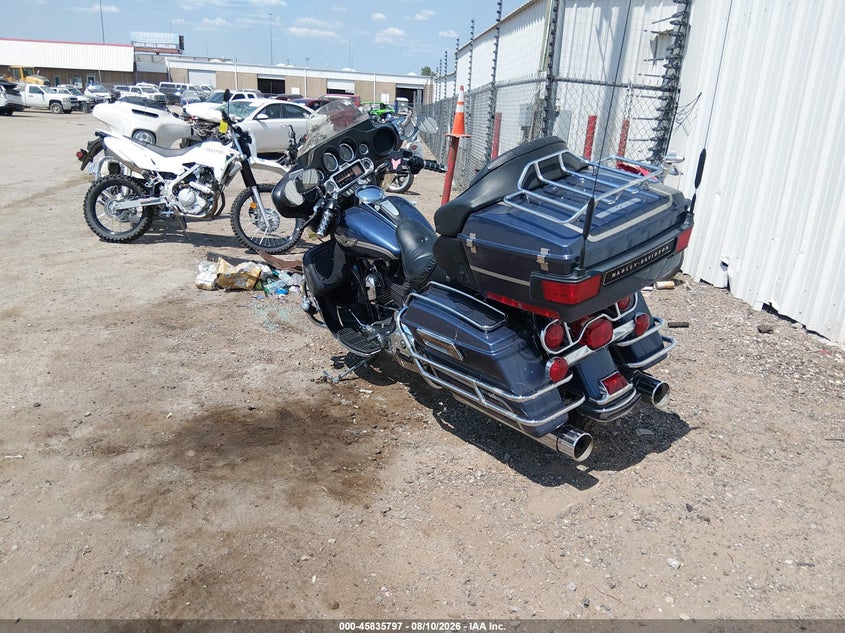 HARLEY-DAVIDSON FLHTCUI 2003