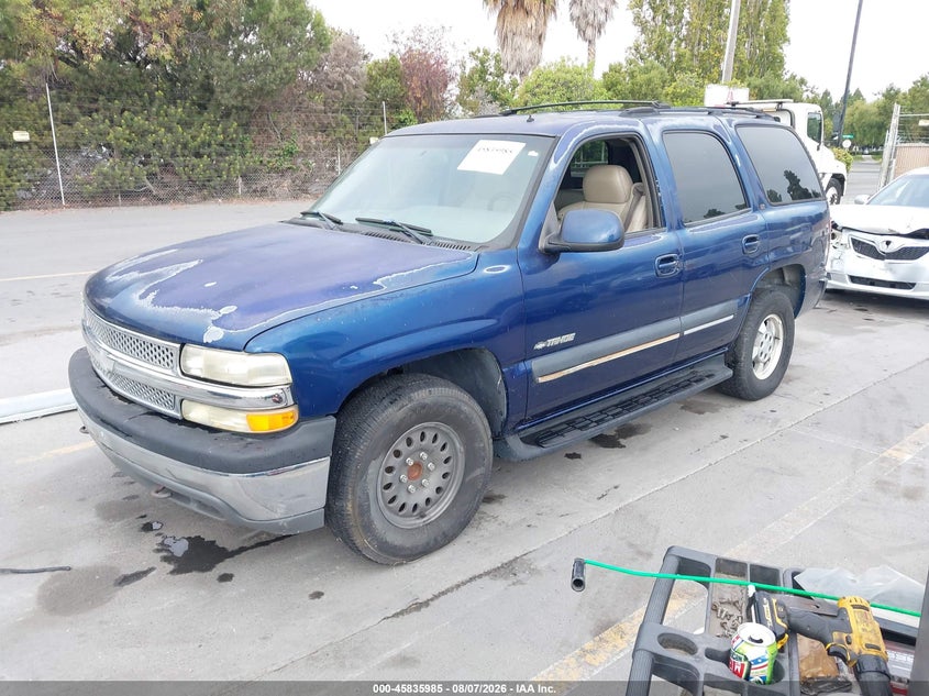 2002 CHEVROLET TAHOE auction photo 2