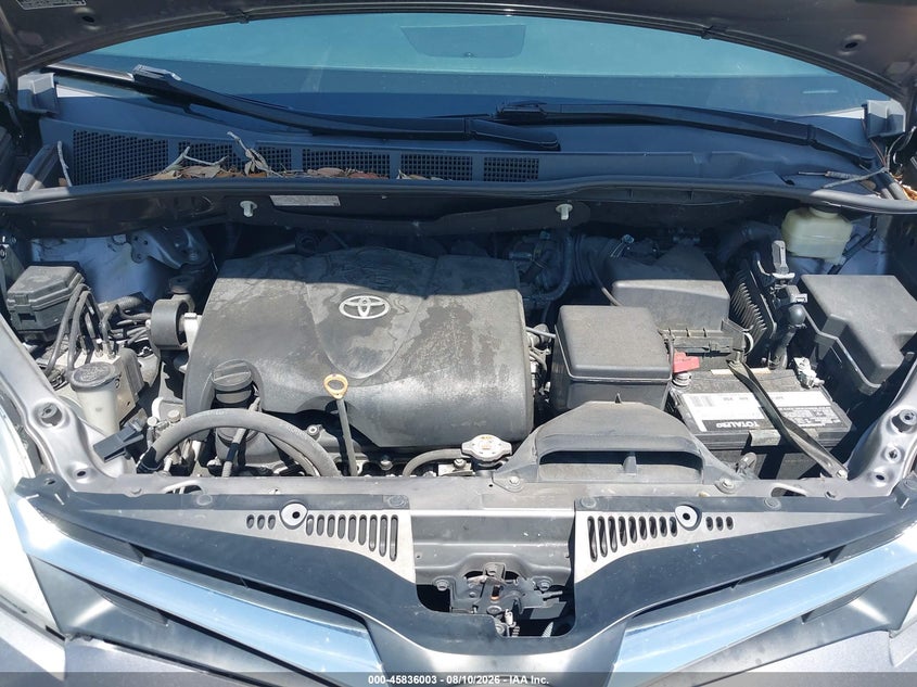 TOYOTA SIENNA - zdjęcie 10