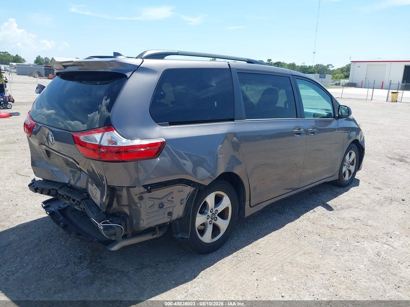TOYOTA SIENNA - zdjęcie 4