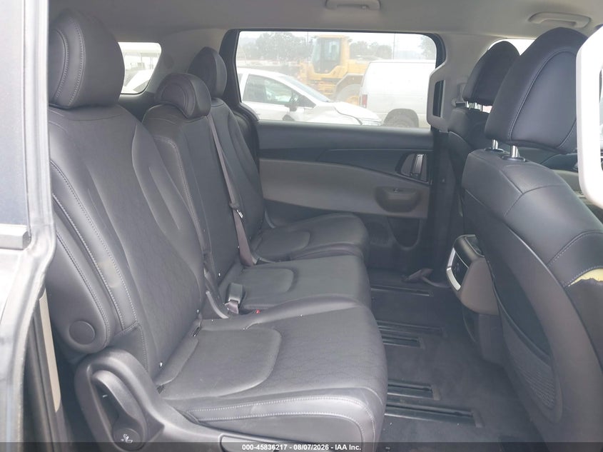 2026 KIA CARNIVAL MPV auction photo 8