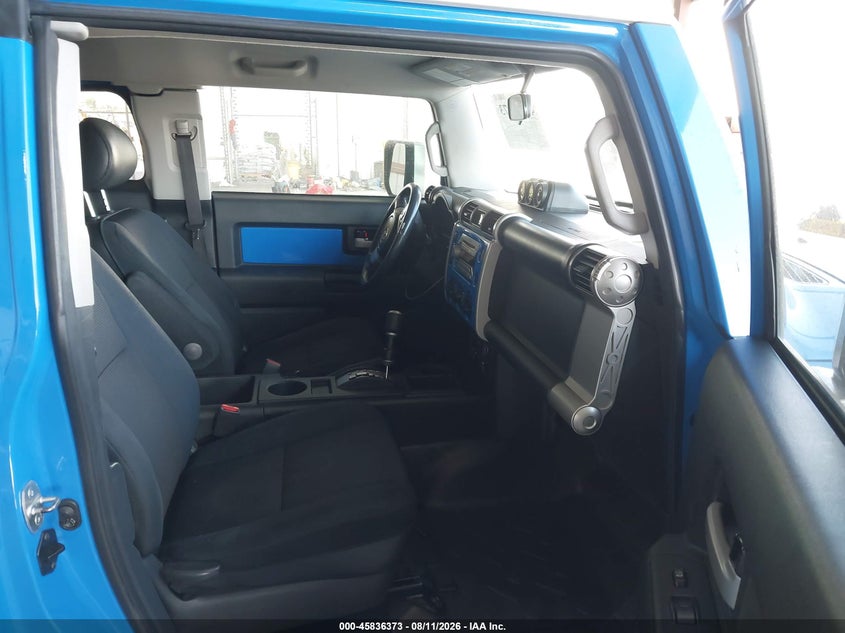 2007 TOYOTA FJ CRUISER auction photo 5