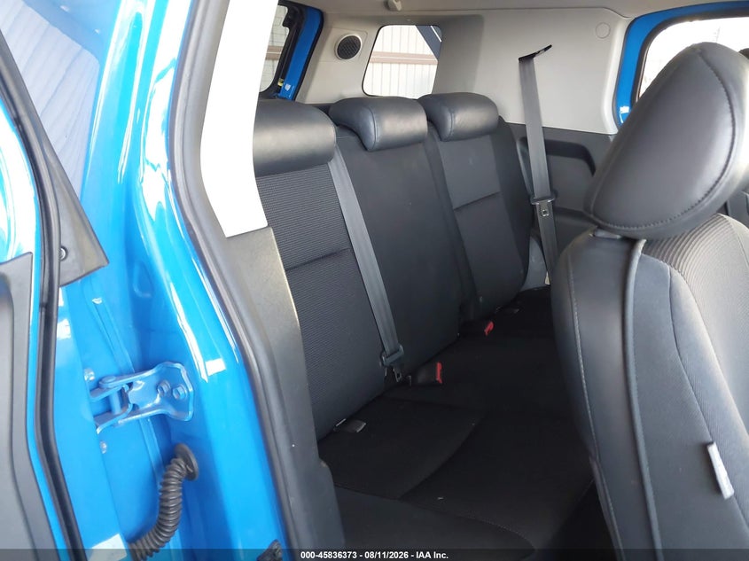 2007 TOYOTA FJ CRUISER auction photo 8
