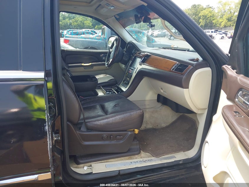 2009 CADILLAC ESCALADE ESV auction photo 5