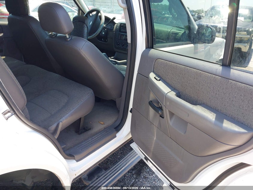 FORD EXPLORER 2004 VIN 1FMZU72K04ZA68668