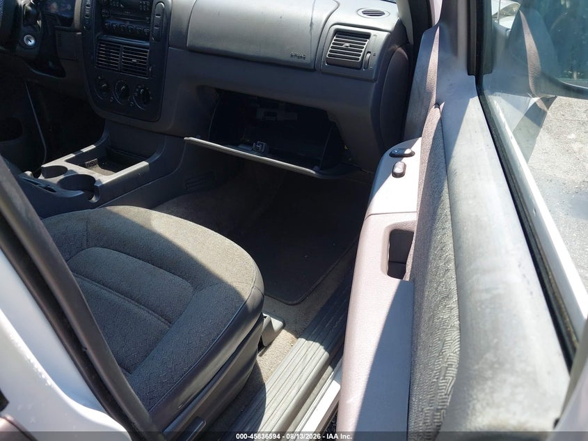 2004 FORD EXPLORER auction photo 5