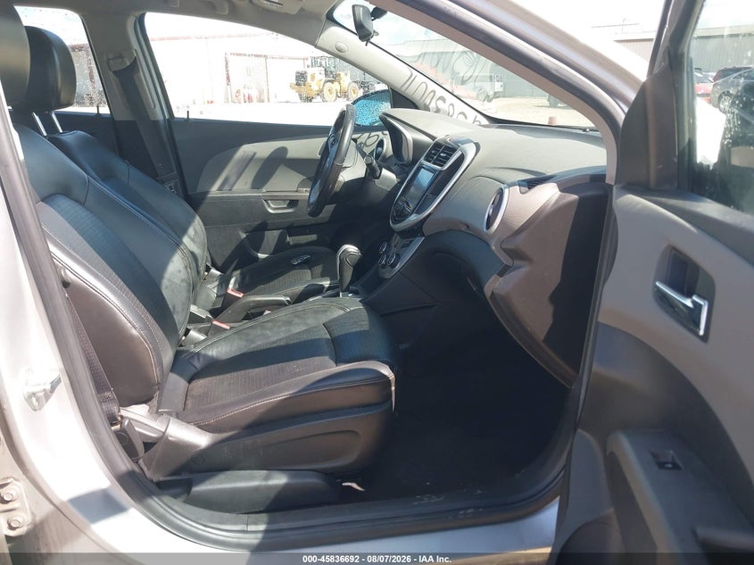 2017 CHEVROLET SONIC auction photo 5