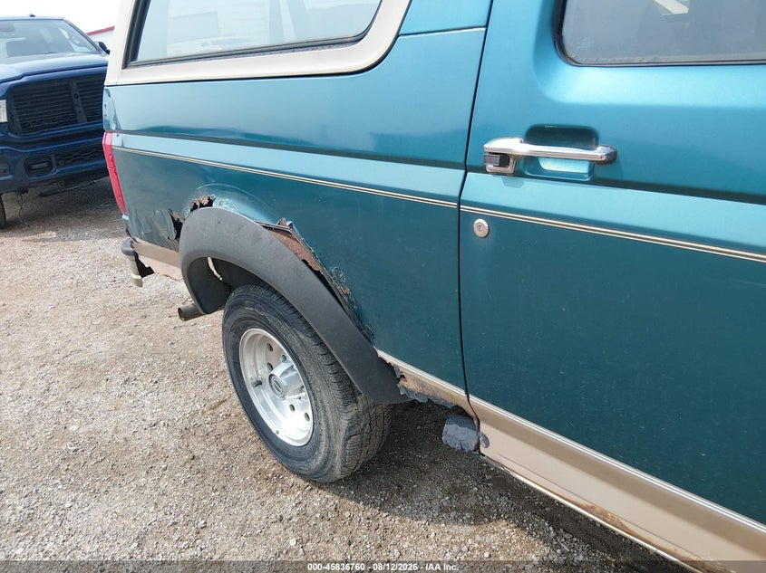 1996 FORD BRONCO auction photo 6