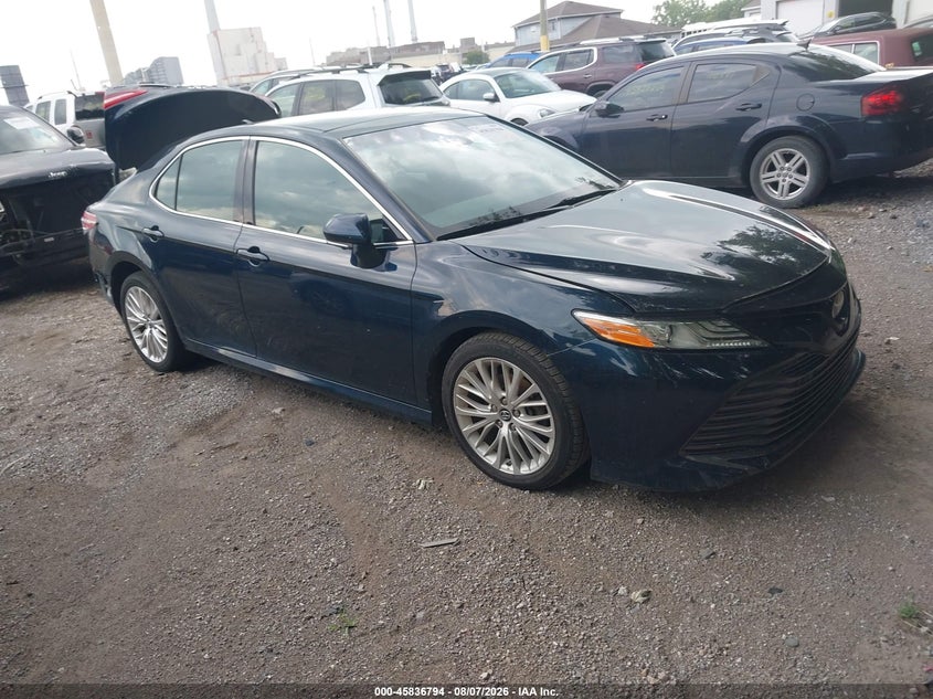 2018 TOYOTA CAMRY auction photo 1