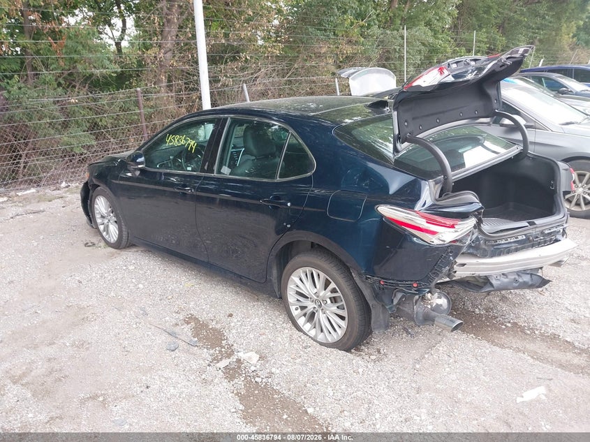 2018 TOYOTA CAMRY auction photo 3