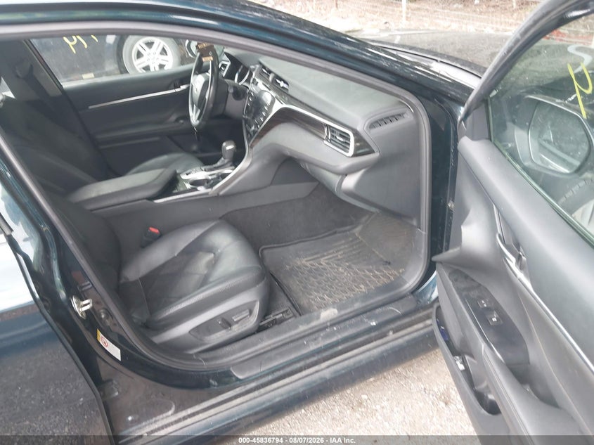 2018 TOYOTA CAMRY auction photo 5