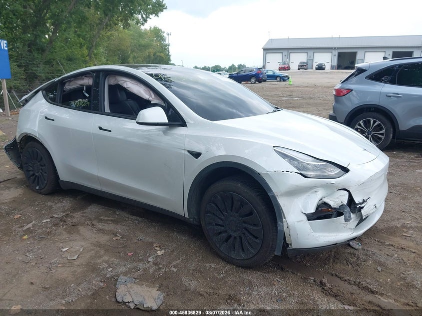 TESLA MODEL Y - zdjęcie 1