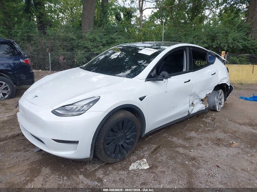 TESLA MODEL Y - zdjęcie 2