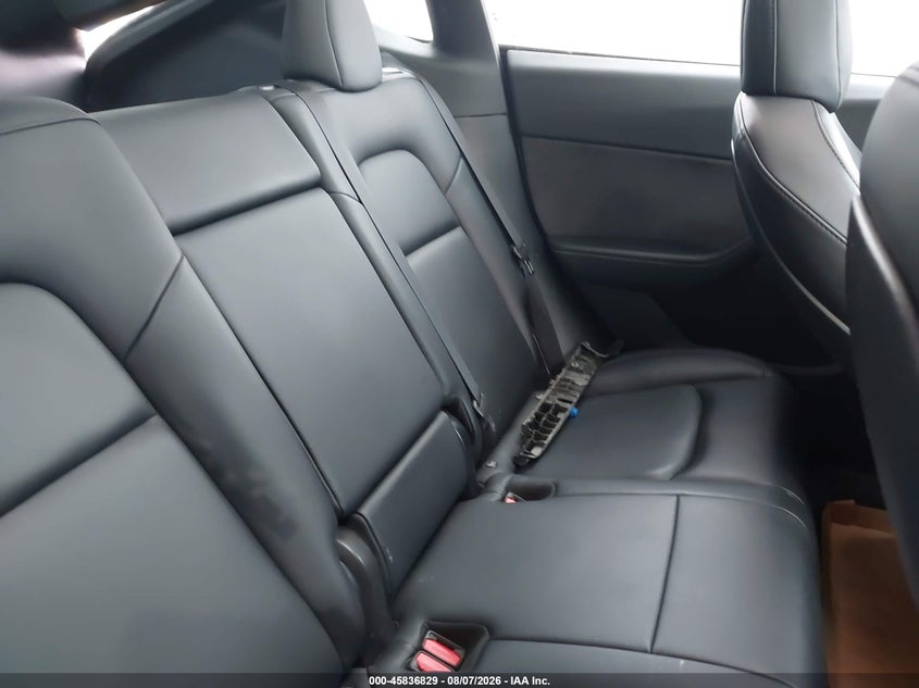 TESLA MODEL Y - zdjęcie 8