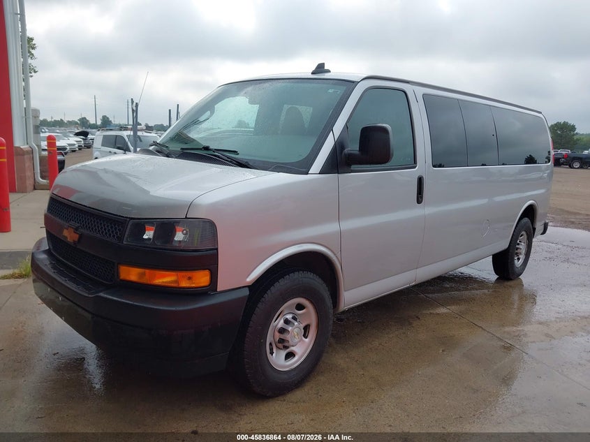 2020 CHEVROLET EXPRESS PASSENGER auction photo 2