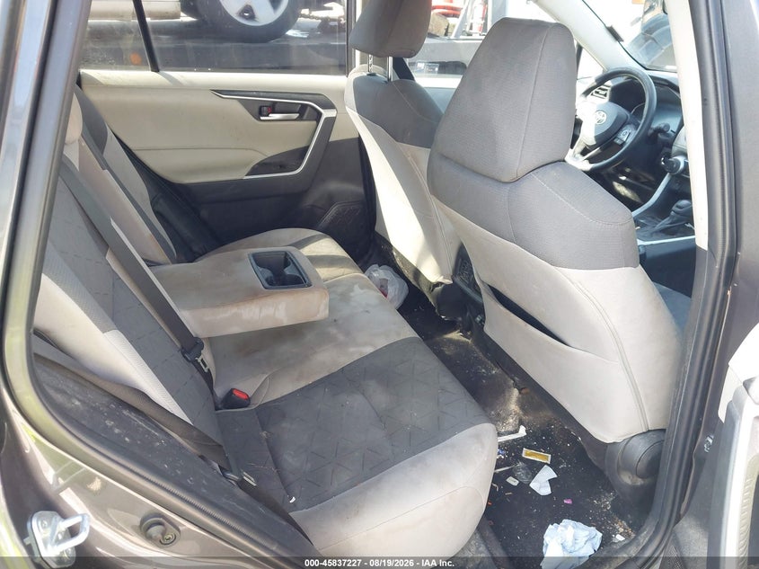 TOYOTA RAV4 - zdjęcie 8