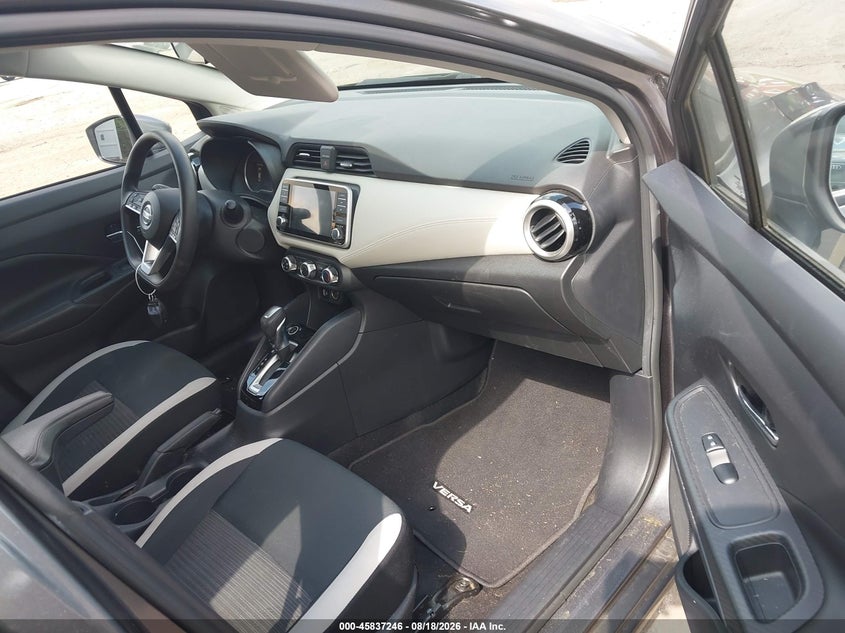 2020 NISSAN VERSA auction photo 5