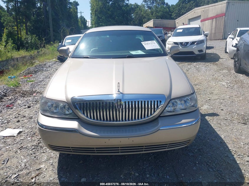 LINCOLN TOWN CAR 2005 VIN 1LNHM82W35Y659475