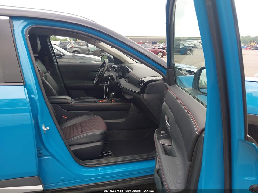 2025 NISSAN KICKS auction photo 5