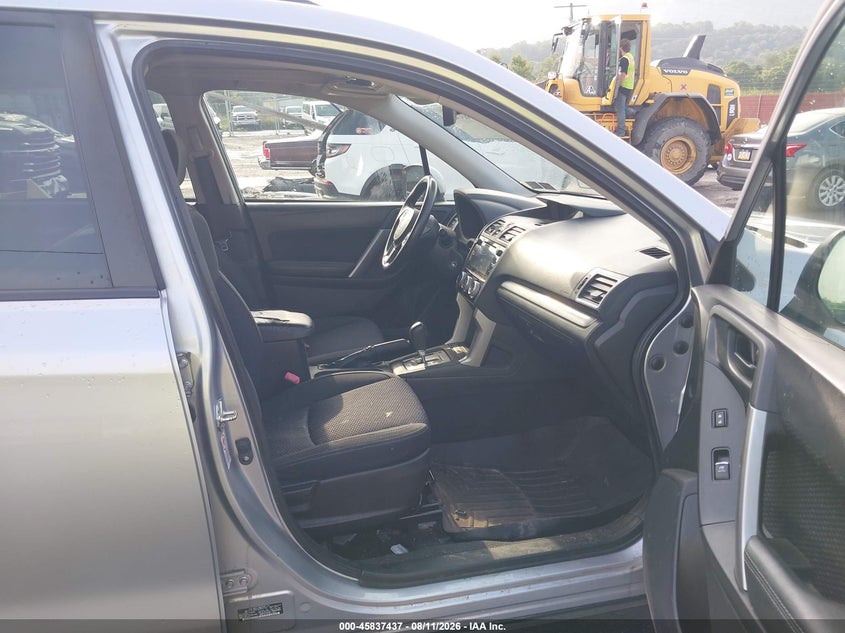 2017 SUBARU FORESTER auction photo 5