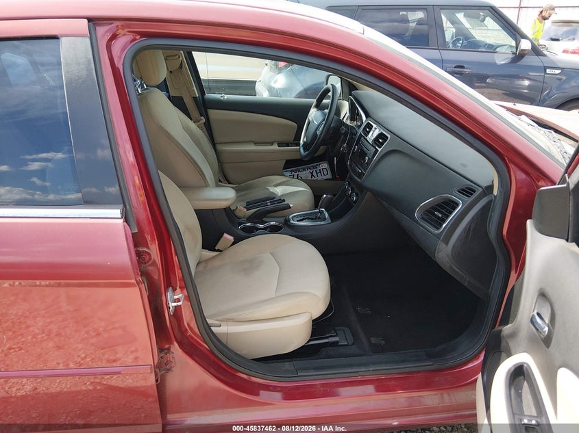 2013 CHRYSLER 200 auction photo 5