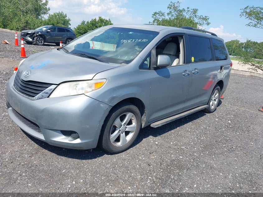 Vin: 5tdkk3dc8ds399400, lot: 46336418, toyota sienna le v6 8 passenger 20132