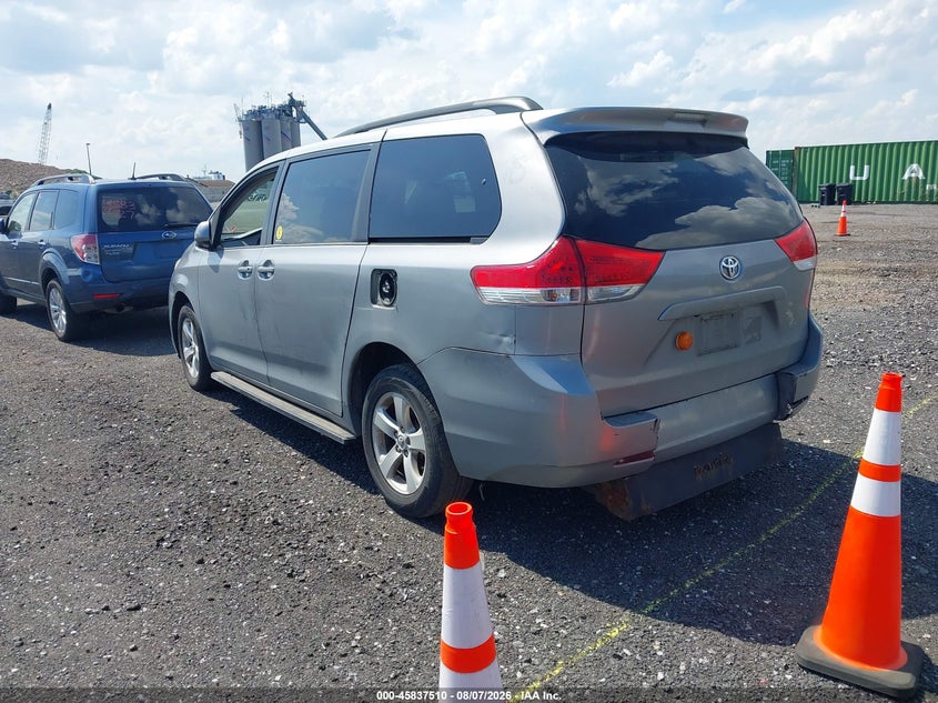 Vin: 5tdkk3dc8ds399400, lot: 46336418, toyota sienna le v6 8 passenger 20133