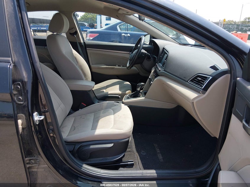2017 HYUNDAI ELANTRA auction photo 5