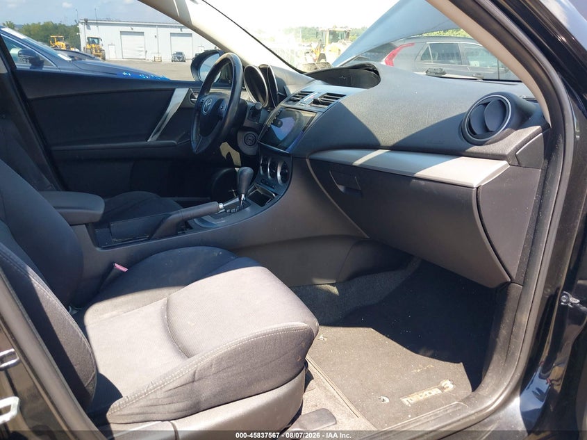 MAZDA MAZDA3 2011 VIN JM1BL1U69B1391635