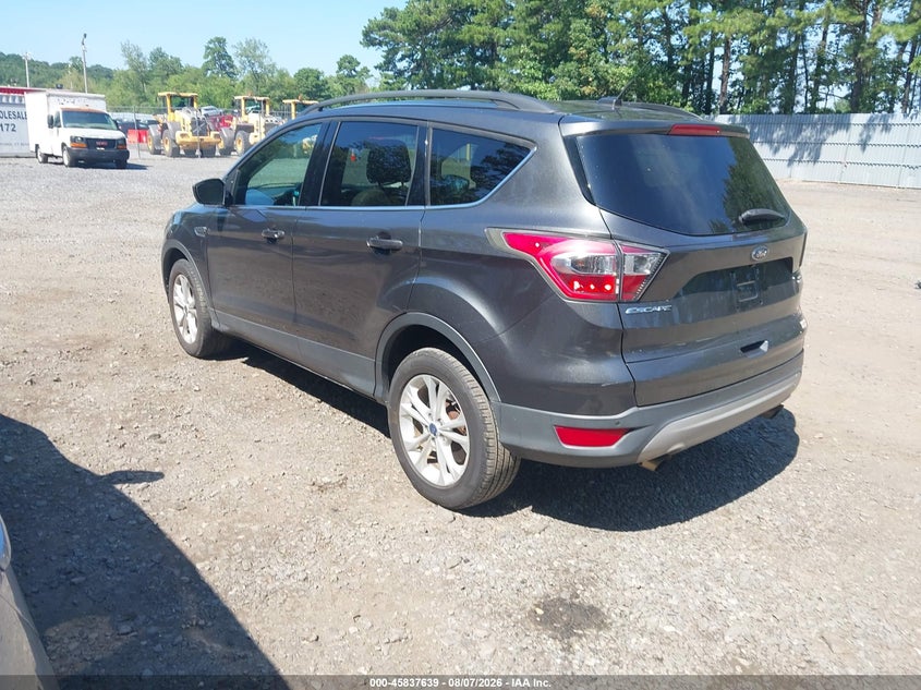 Vin: 1fmcu9gd7hua07395, lot: 46336547, ford escape se 20173