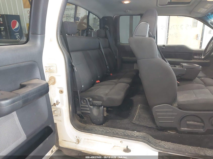 2004 FORD F-150 auction photo 8