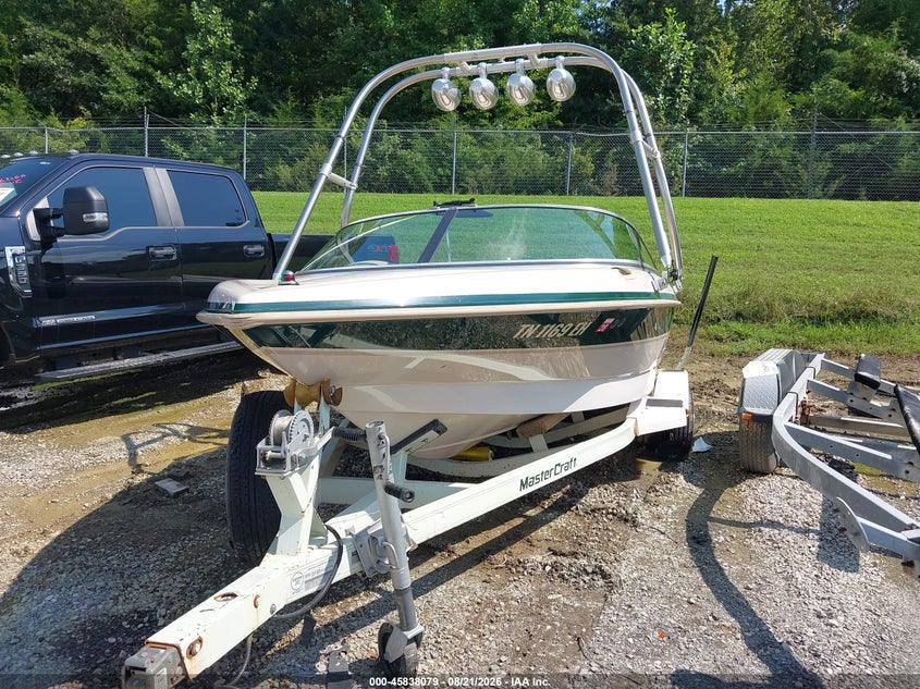 1999 MASTERCRAFT 190 auction photo 2