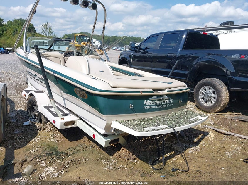 1999 MASTERCRAFT 190 auction photo 3