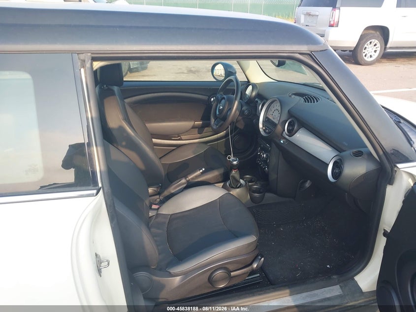 2014 MINI CLUBMAN auction photo 5